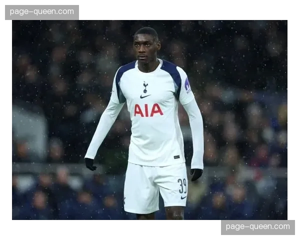 实时数据流显示，法兰克福前锋穆阿尼已连续三脚射门偏离目标超过一米